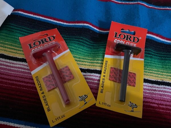 LORD **( PLASTIC RAZOR )** 1 X 20 X 12 PCS